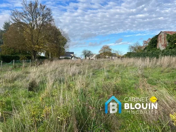 BOURG - TERRAIN 656 M²