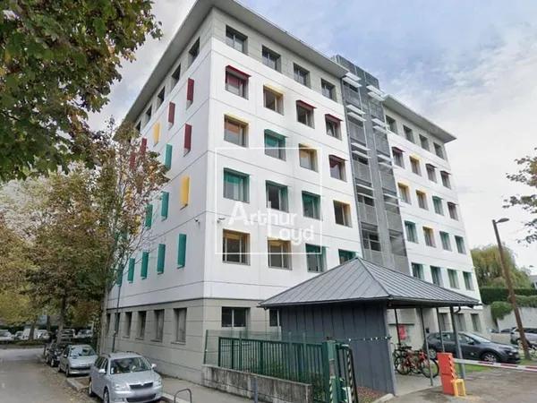 Bureaux 84 m²
