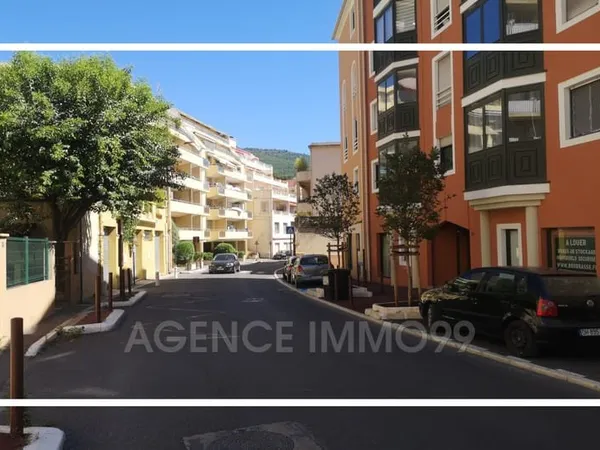 LOT 18 BOX STOCKAGE 190 M² : EN RDC