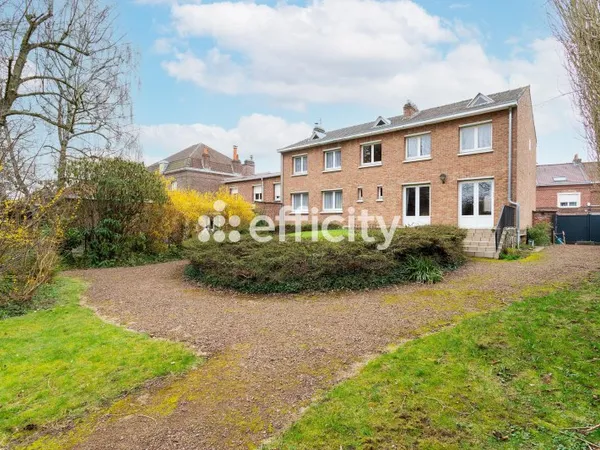 Maison 12 pièces 240 m²