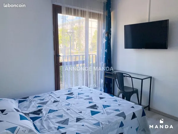 Chambre 5 pièces 12 m²