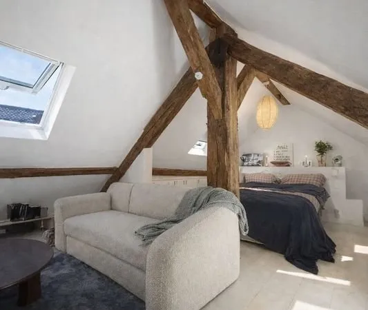 Location Studio lumineux sous les toits - Paris 10e