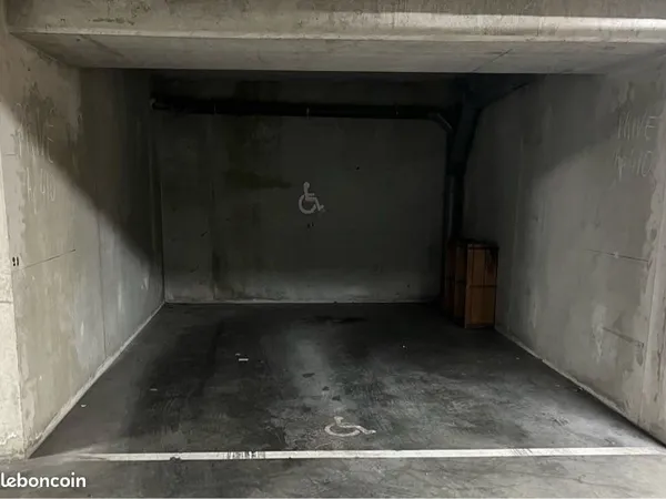 Stationnement Location Aix-en-Provence   100€