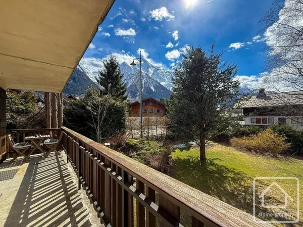 Appartement T3 dans la vallée de Chamonix, avec une grande terrasse ensoleillée, une place de parkin