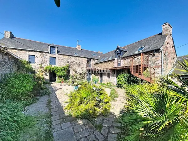 Maison 13 pièces 366 m²
