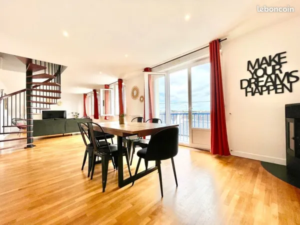 Spacieux Appartement duplex 123 m² 4 pièces avec jardin et garage