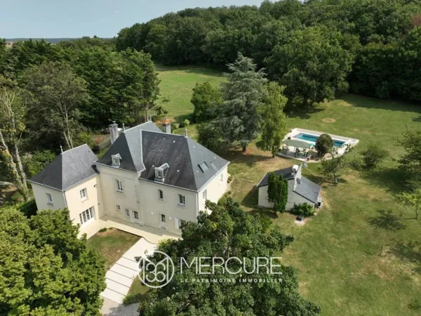MAISON de MAITRE de 343 M² sur PARC de 7.400 M² avec PISCINE