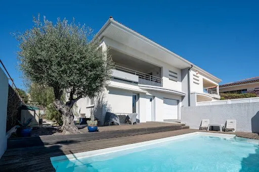 Villa 4 pièces 140 m²
