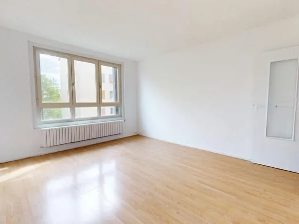 Appartement 2 pièces + bureau dans résidence fermée