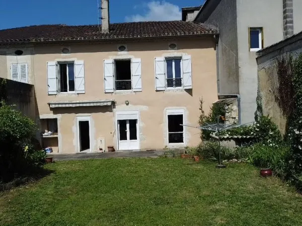 MAISON DE VILLAGE T7 de 230m2, GONDRIN - AVEC POSSIBILITE DE CREER UN APPARTEMENT INDEPENDANT 55m2