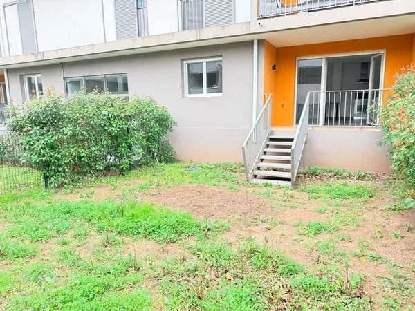 APPARTEMENT 2 PIECES + JARDIN