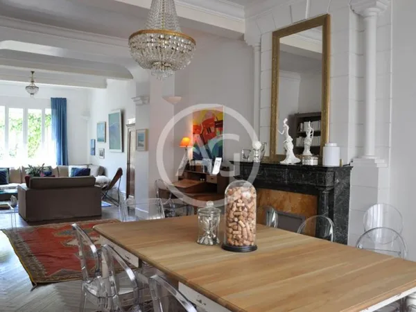Maison 9 pièce(s) 336 m2