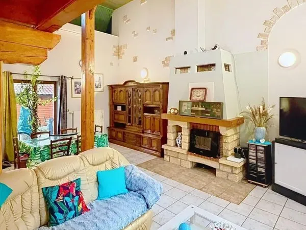 En exclusivité maison familiale avec jardin et dépendances