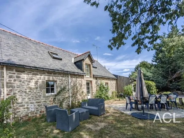 Ensemble de 5 maisons avec piscine sur 9 000 m² arborés