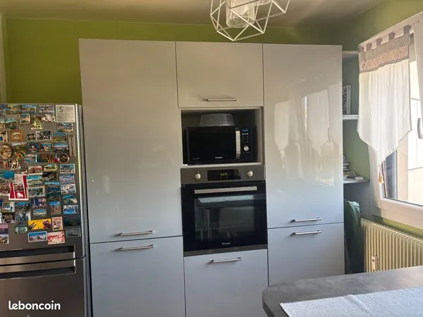 Apparemment à vendre
