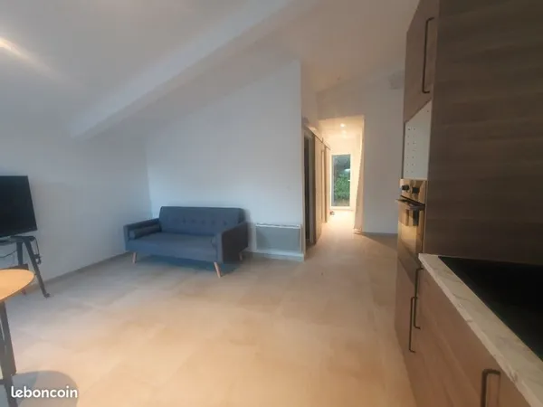 T2 dans Villa Secteur très calme