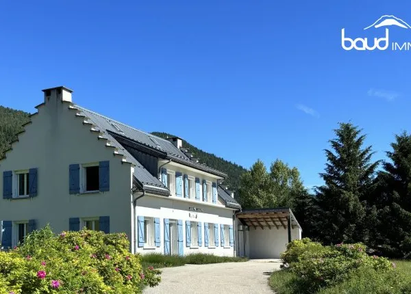 Maison 11 pièces 288 m²