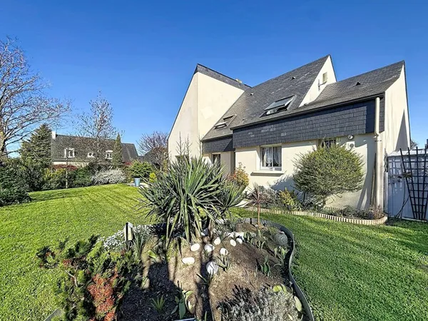 Belle maison d'architecte - 2min Angers Les Justices - Jardin paysagé
