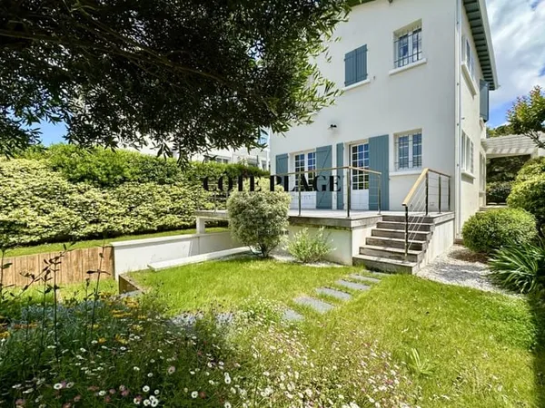 VILLA ROYAN PLAGE DU CHAY AU PRIX DE 980 000 EUR HAI