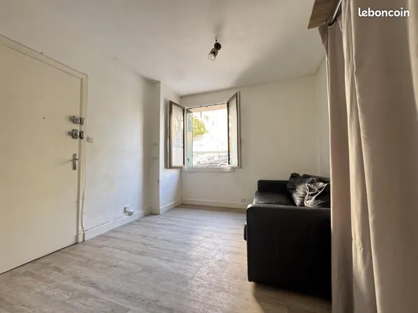 Studio 1 pièce 19 m²