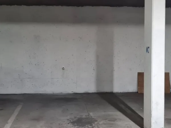 Parking 8 m²
