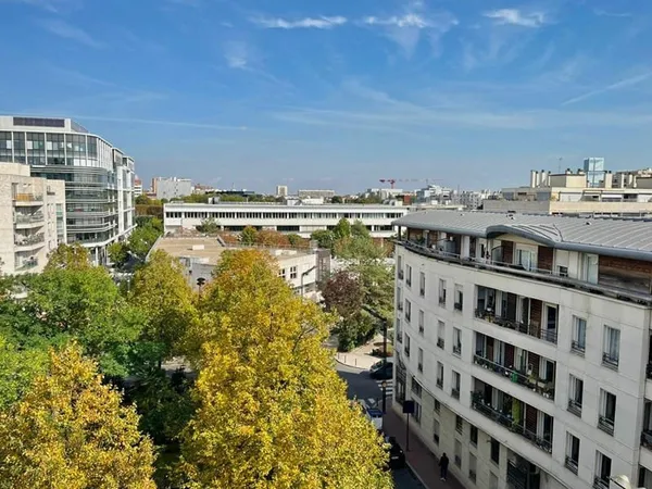 Levallois - Studio dernier étage