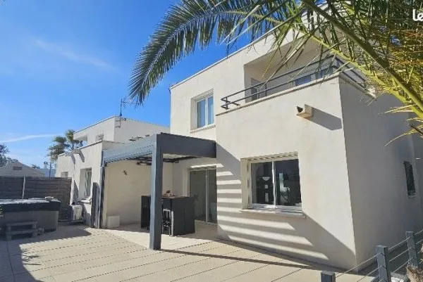 Belle maison contemporaine toit plat quartier villeroy a sete proche plage du lido