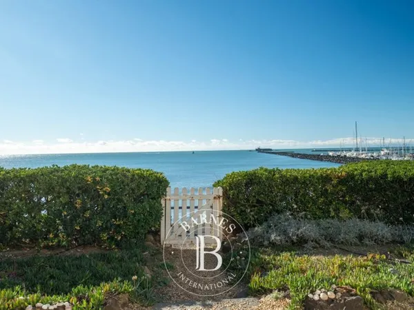 Exclusivité - Cap d'Agde - Maison en première ligne face à la mer