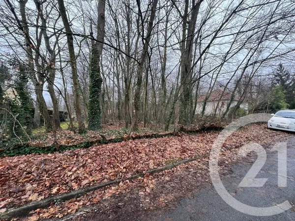 Terrain 832 m²