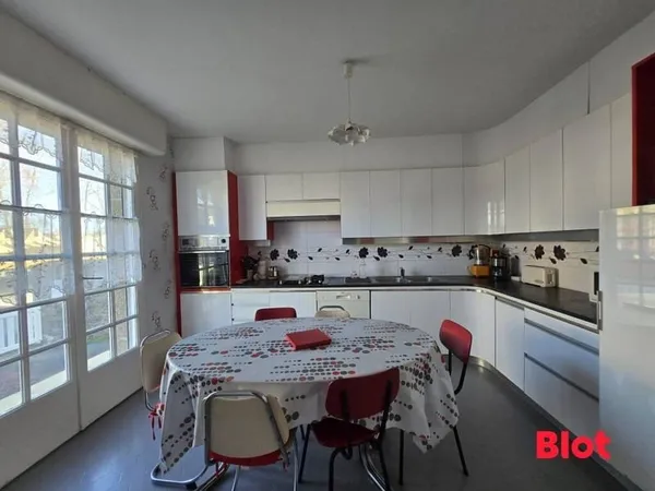 Villa 6 pièces 151 m²