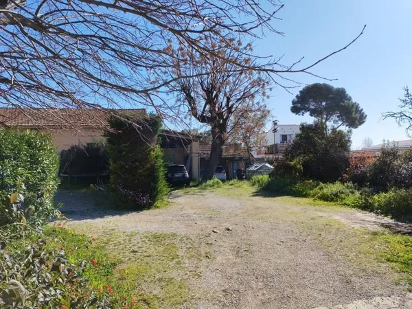 Terrain 313 m²