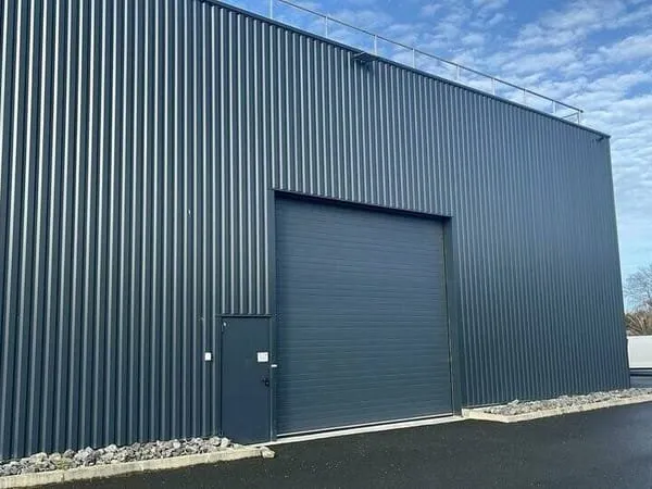 Entrepôt 419 m²