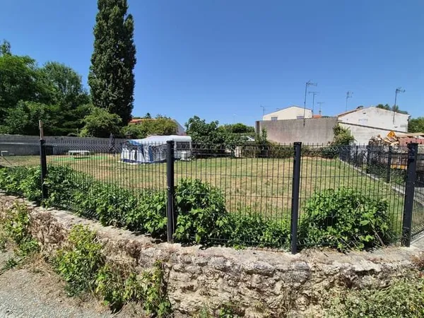 Terrain 555 m²