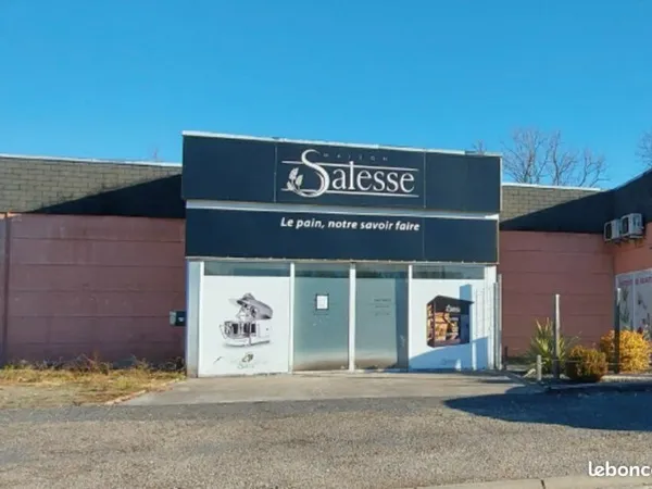 LOCAL COMMERCIAL 440 m² SAINT PANTALEON DE LARCHE