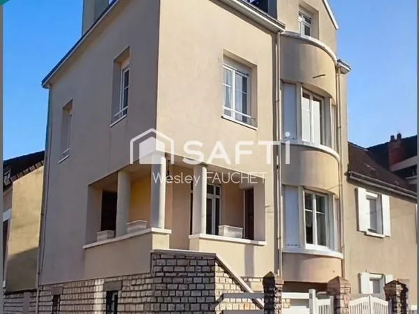Maison de ville à Châteauroux (36000) - 161 m² -