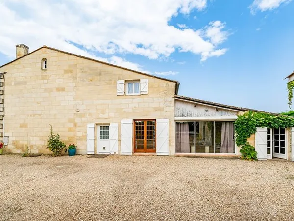 Maison Lussac 7 pièce(s) 220 m2