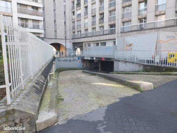 Parking Canal Saint-Martin / Gare de l'Est