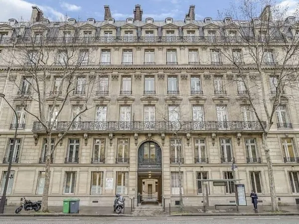 Bureaux 854 m²