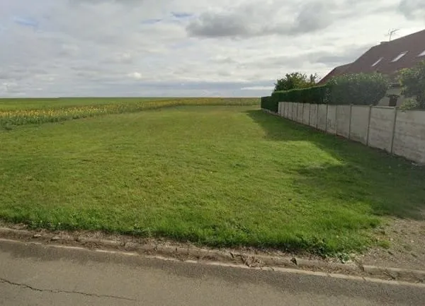 Terrain 648 m²