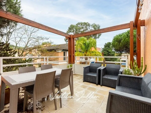 DEPT VAR - LE LAVANDOU Cavalière - Studio 26m² 4 couchages avec terrasse de 11m² plein Sud au calme,