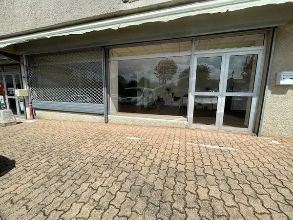 Local 76 m²