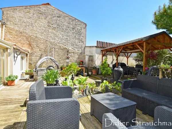 Maison à vendre 7 pièces proche de AIGREFEUILLE D'AUNIS (17)