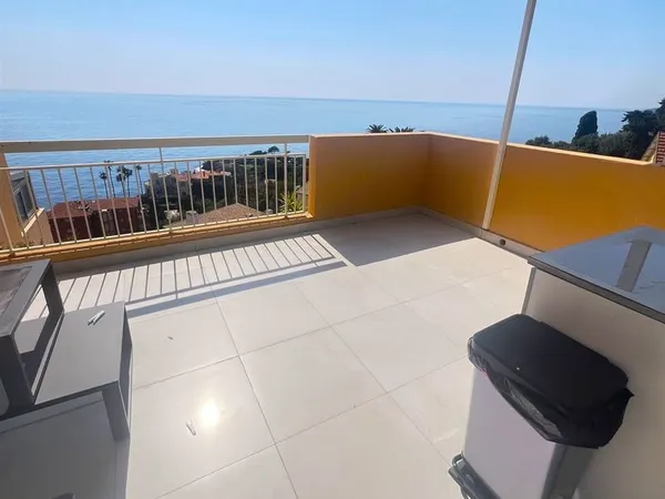 Plage "Mala" et Monaco a pieds , vue mer