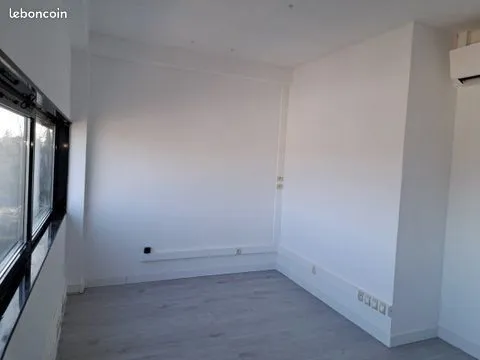 Bureaux à LOUER Avignon Centre d'affaires CAPSUD 50m2