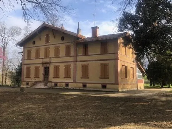 Maison 15 pièces 525 m²