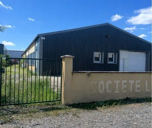 Local 640 m2