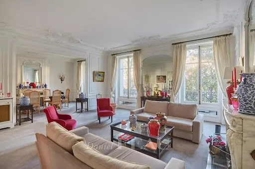 Appartement 7 pièces 234 m²