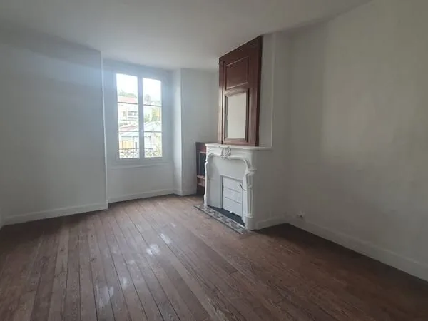 ETAMPES - Maison de ville de 2 pièces