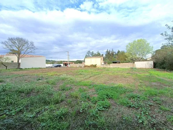 TERRAIN VIABILISÉ - 628M2 - LIGNAN SUR ORB