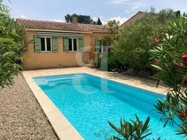 Villa de plain-pied avec piscine à vendre proche de Vaison-la-R